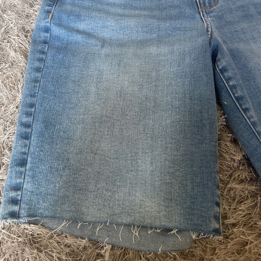 NWT Wonderly Mid Rise Denim Bermuda Shorts - Picture 2 of 5